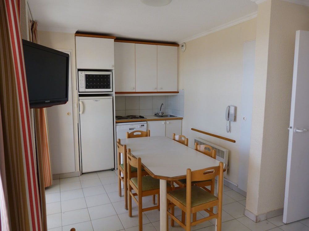 Basic Apartment (301la) photo 3