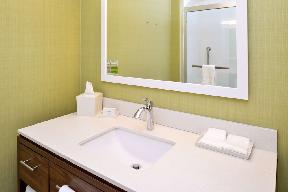 Studio, 1 King Bed, Accessible, Bathtub photo 3