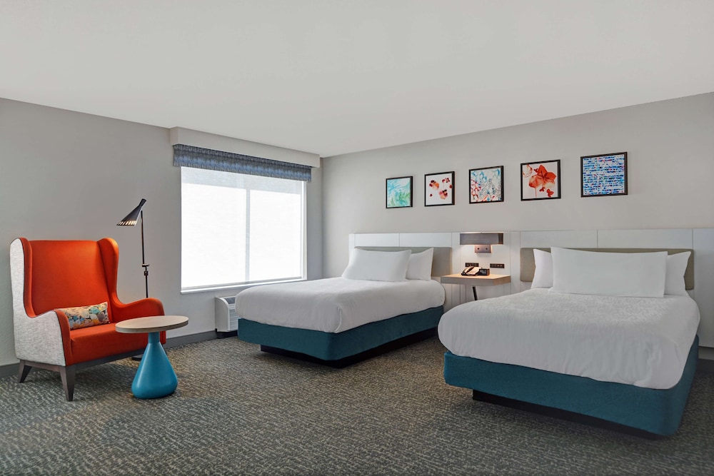 Room, 2 Double Beds, Accessible (Mobility & Hearing, Roll-in Shower) - Photo 3