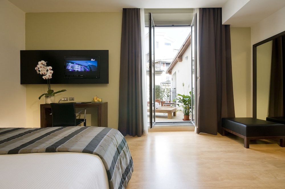 Superior Double Room, City View photo 2