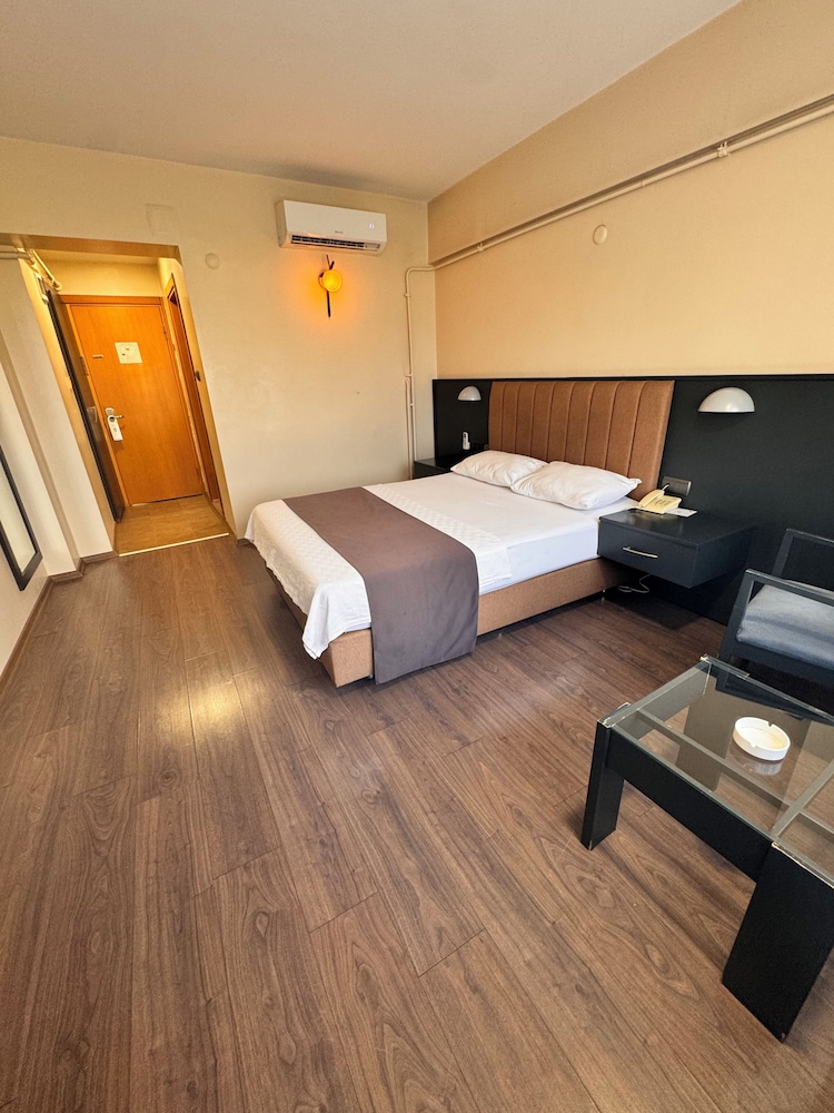 Standard Double Room - Photo 2