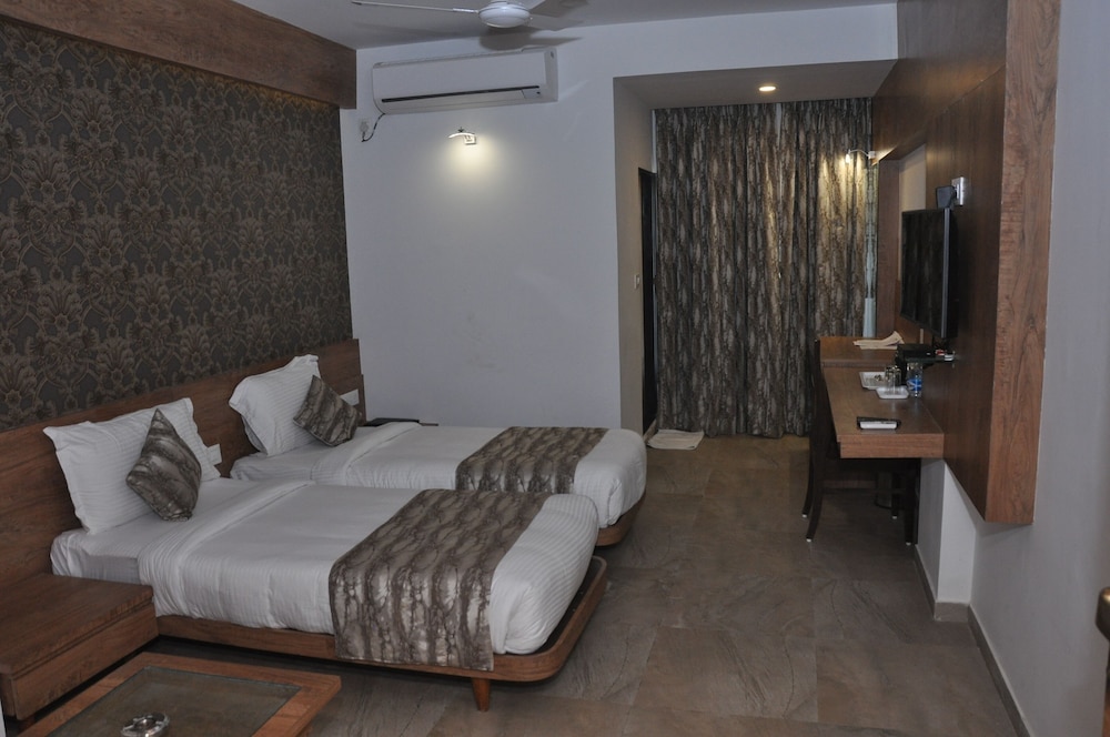Deluxe Room - Photo 1