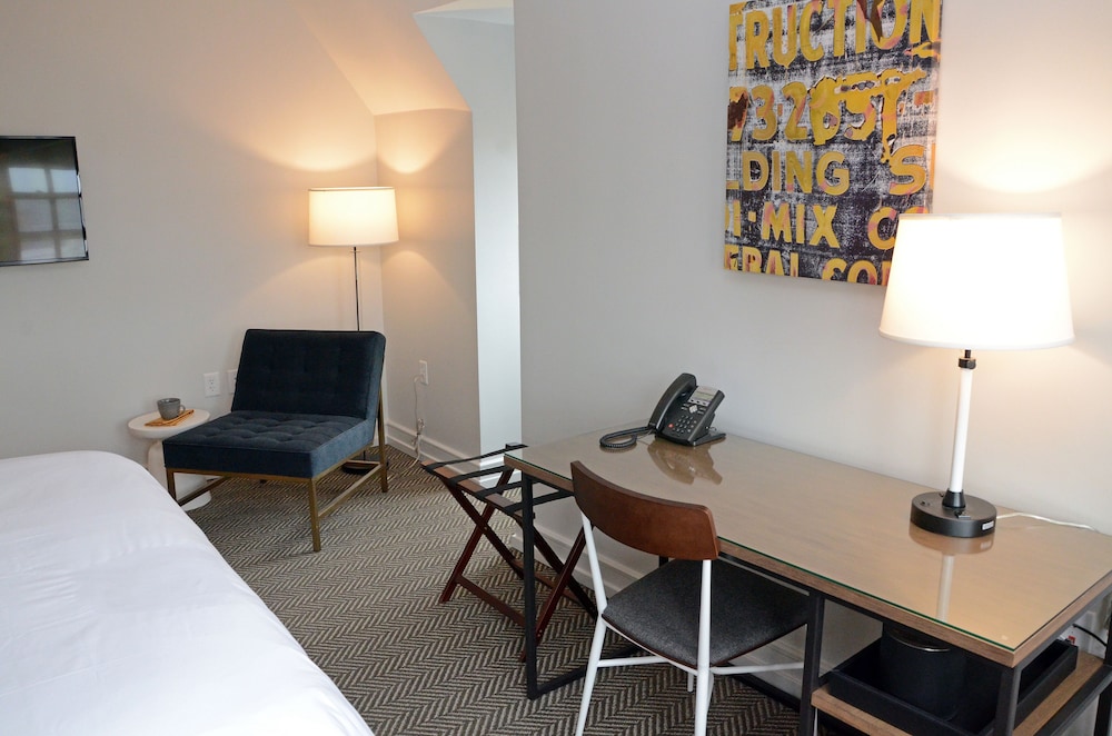 Room, 1 King Bed photo 3