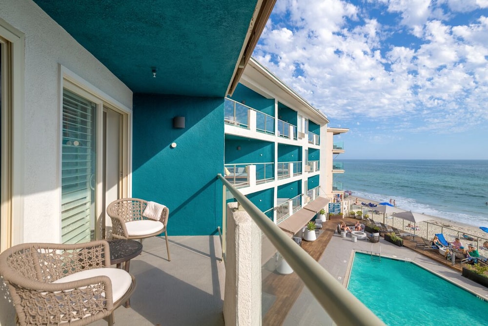 Pool Terrace, 1 King Bed, Pool & Ocean View - Photo 4