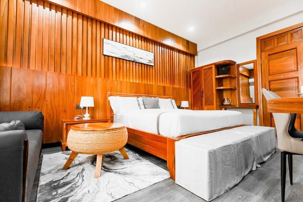Executive Suite photo 3