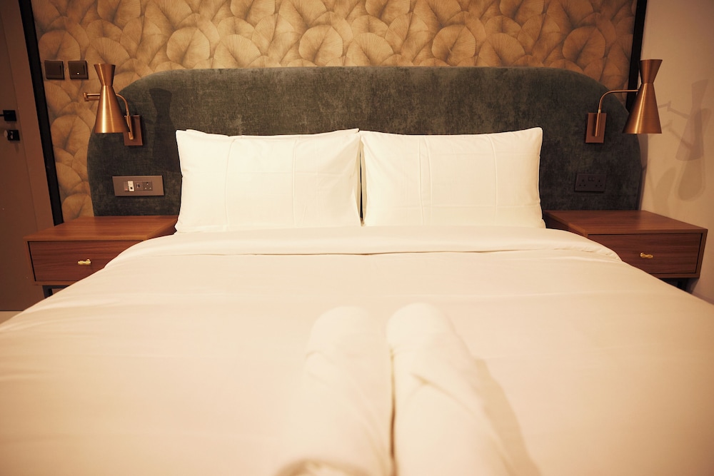 Studio Suite, City View