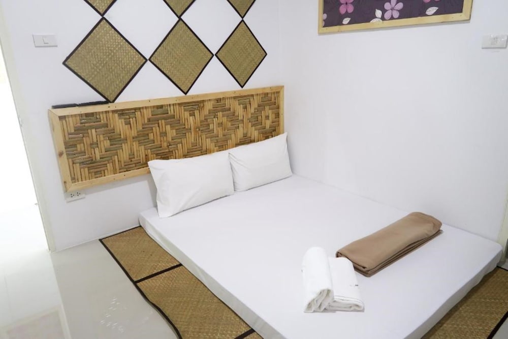 Basic Double Room, No Windows photo 1