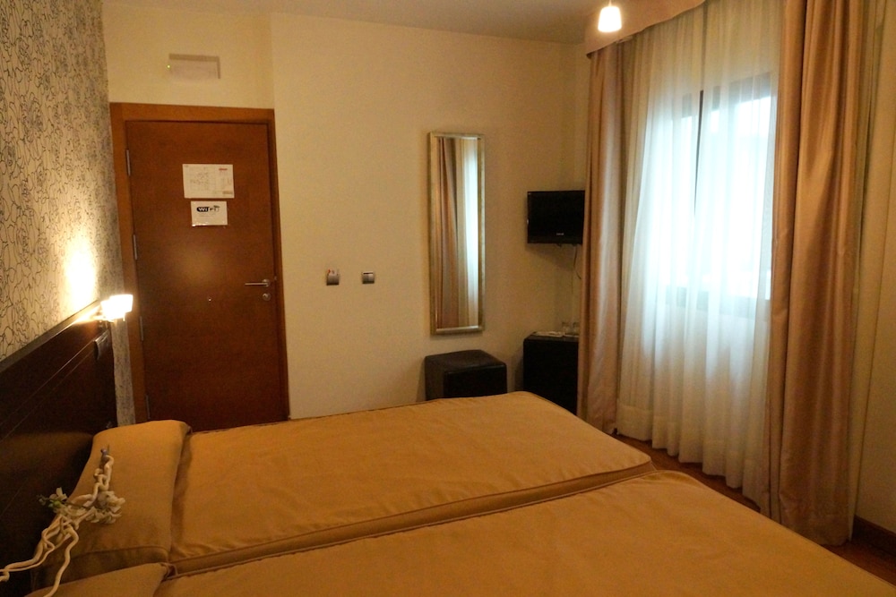 Double or Twin Room photo 2