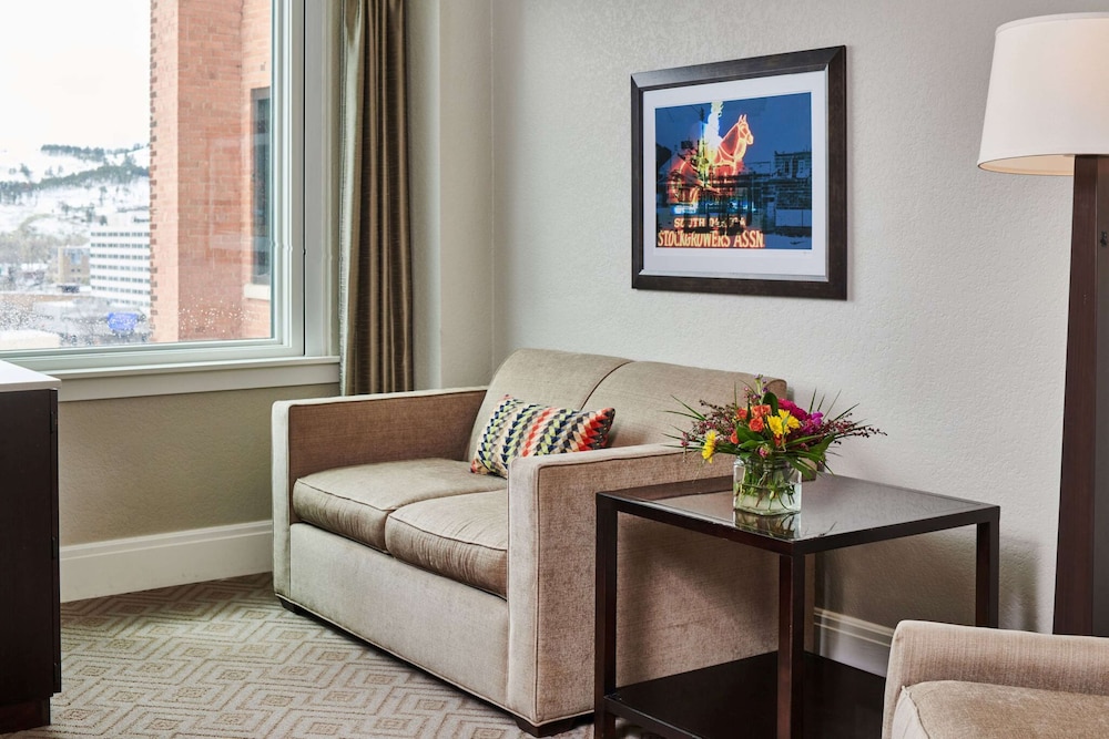 Suite, 1 King Bed (with Sofa) - Photo 6