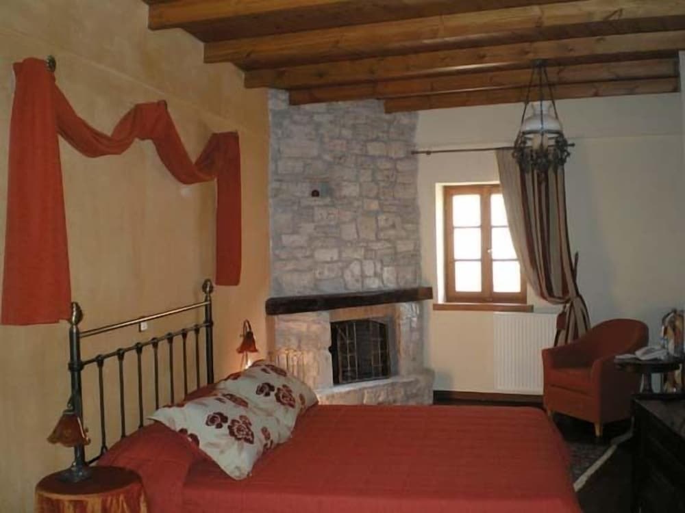 Suite, Fireplace