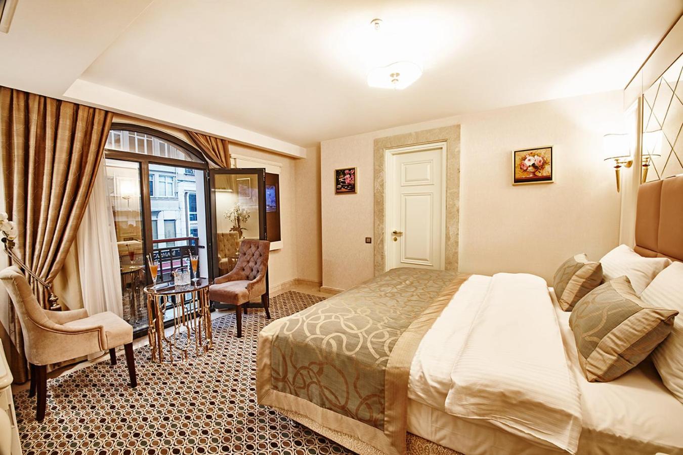 Large Double Room photo 1