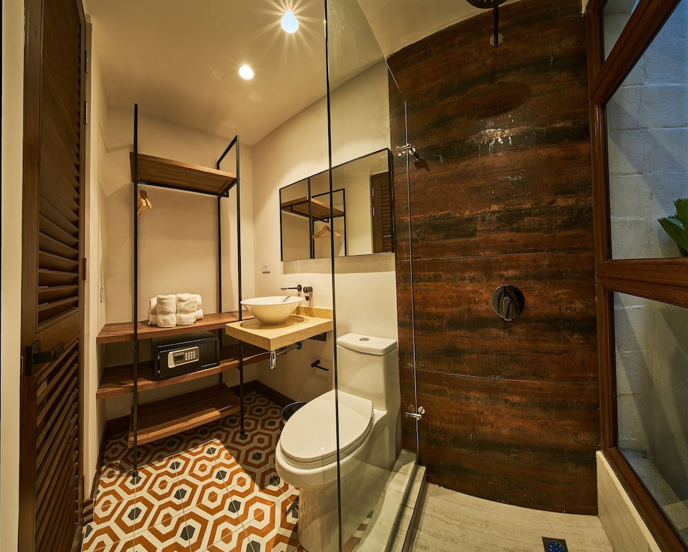 Premium Room - Photo 6