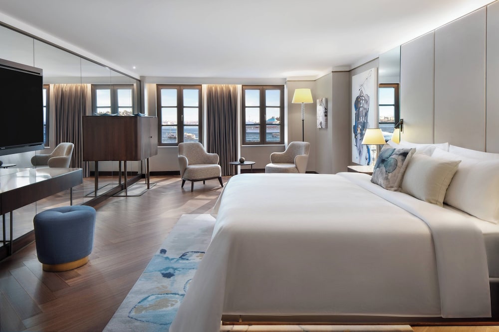 Superior Room, 1 King Bed