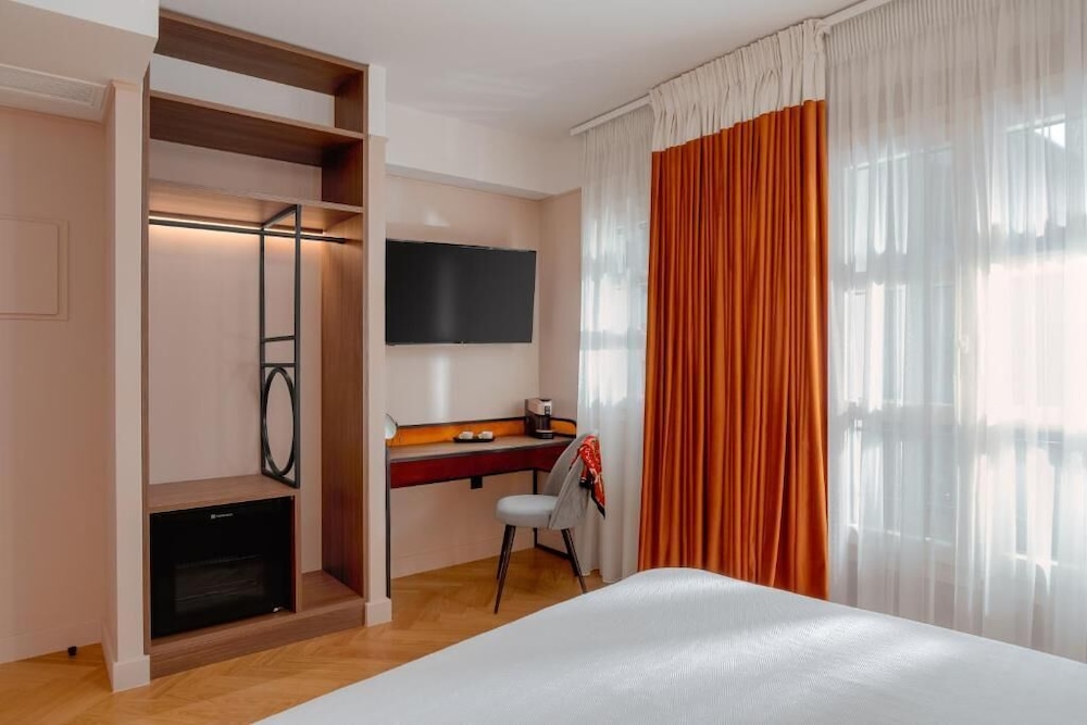 Deluxe Double Room - Photo 1