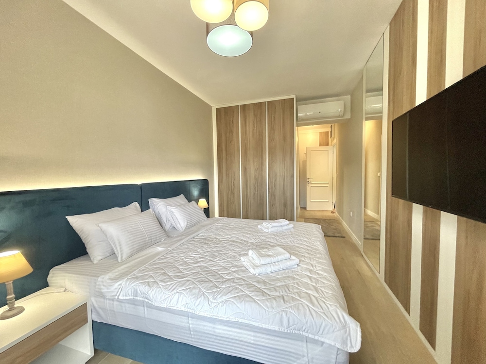 Standard Double or Twin Room - Photo 10