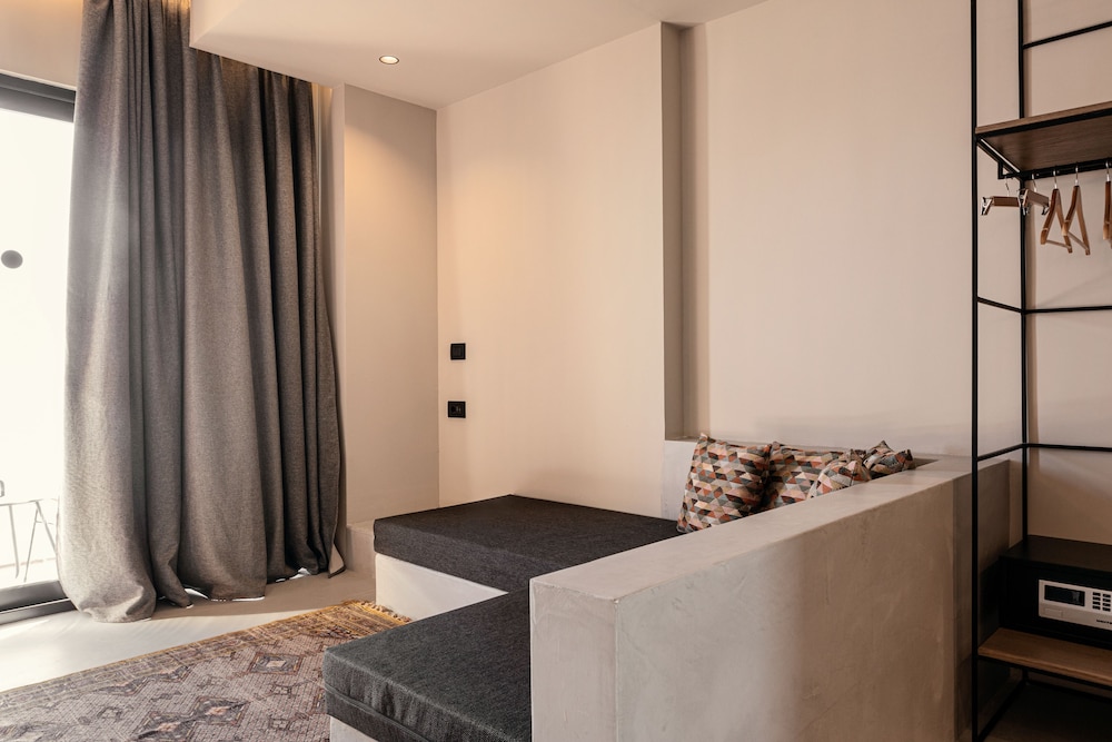 Suite - Photo 2