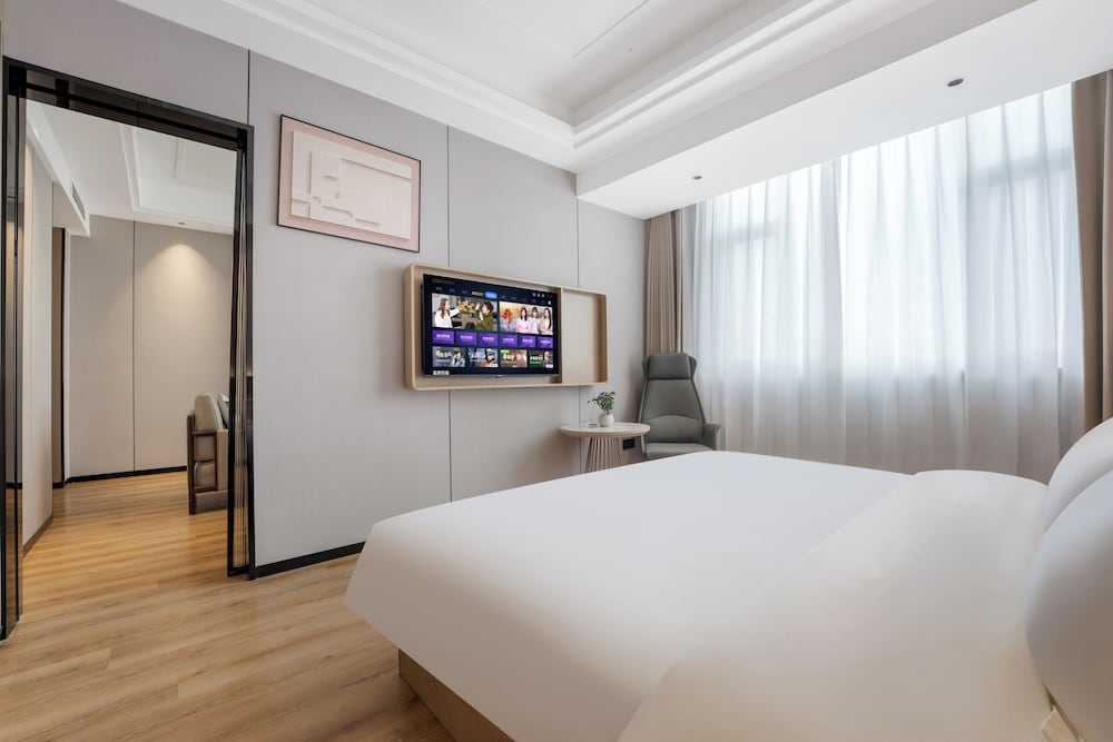 Executive Suite, City View