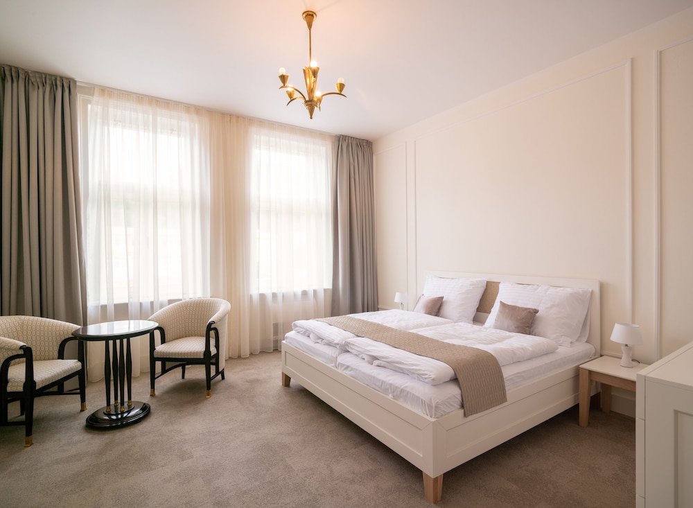 Superior Double Room (#5 - King) photo 1