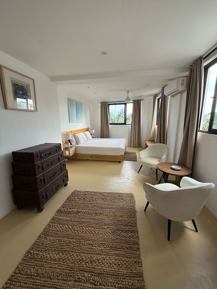 Comfort Room, Ocean View