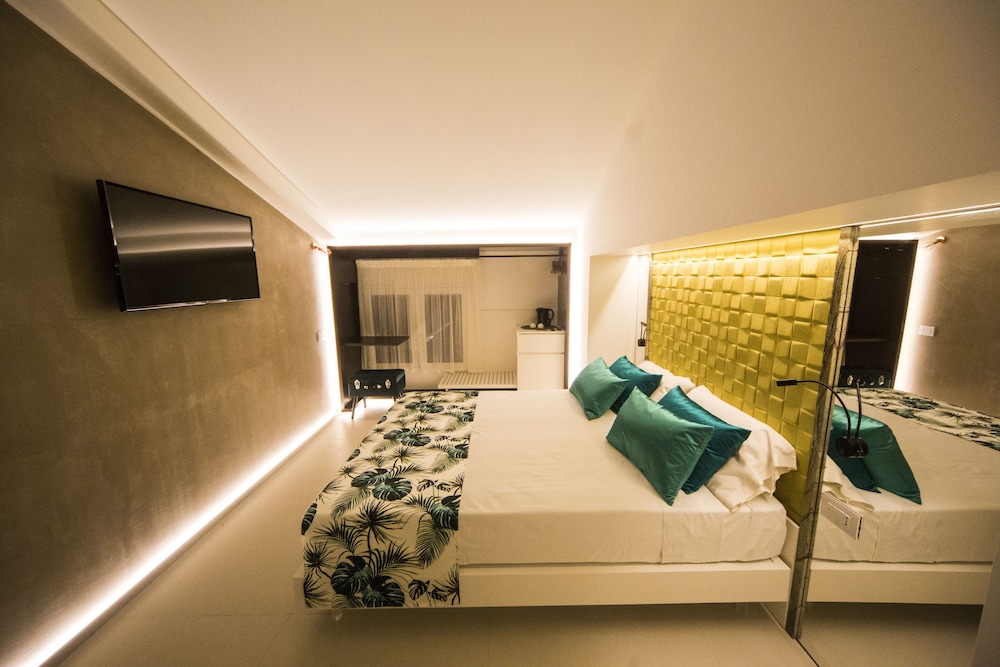 Deluxe Double or Twin Room photo 1