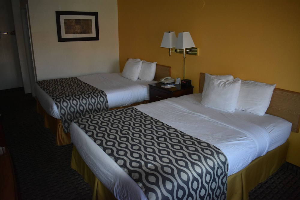 Room, Multiple Beds, Non Smoking photo 2