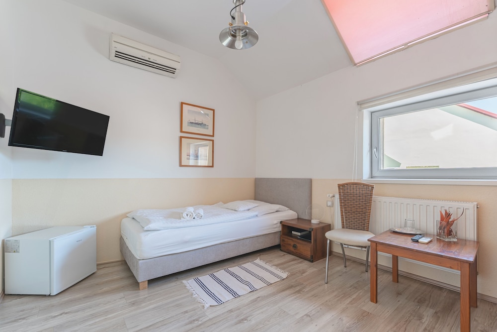 Standard Single Room, Courtyard View