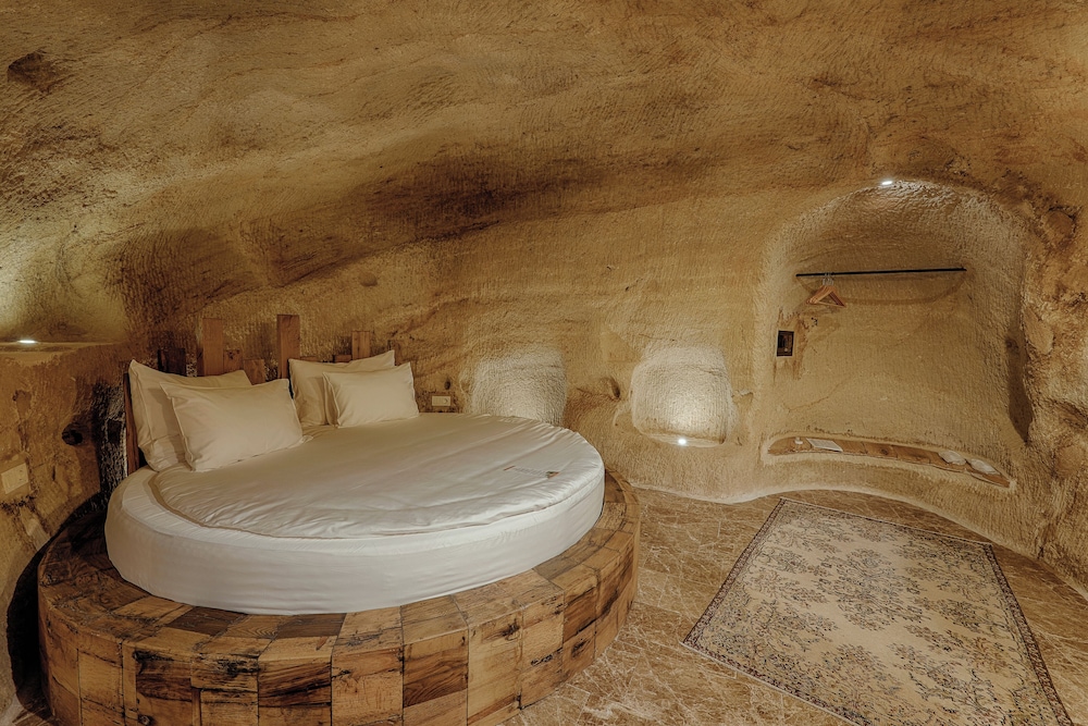 Honeymoon Room