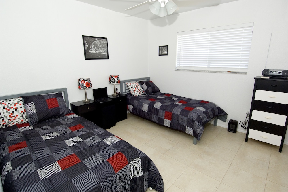 House, 2 Bedrooms, Lakeside (Vacation Home) photo 1