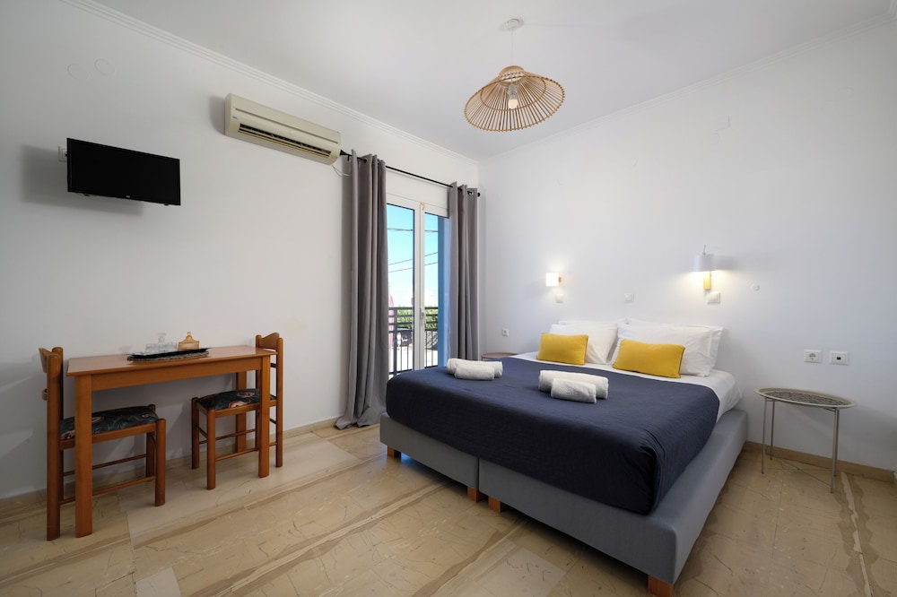 Junior Suite, Pool View