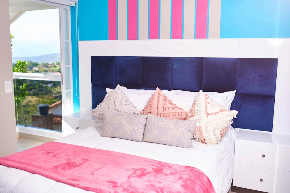 Standard Quadruple Room, Multiple Beds photo 2