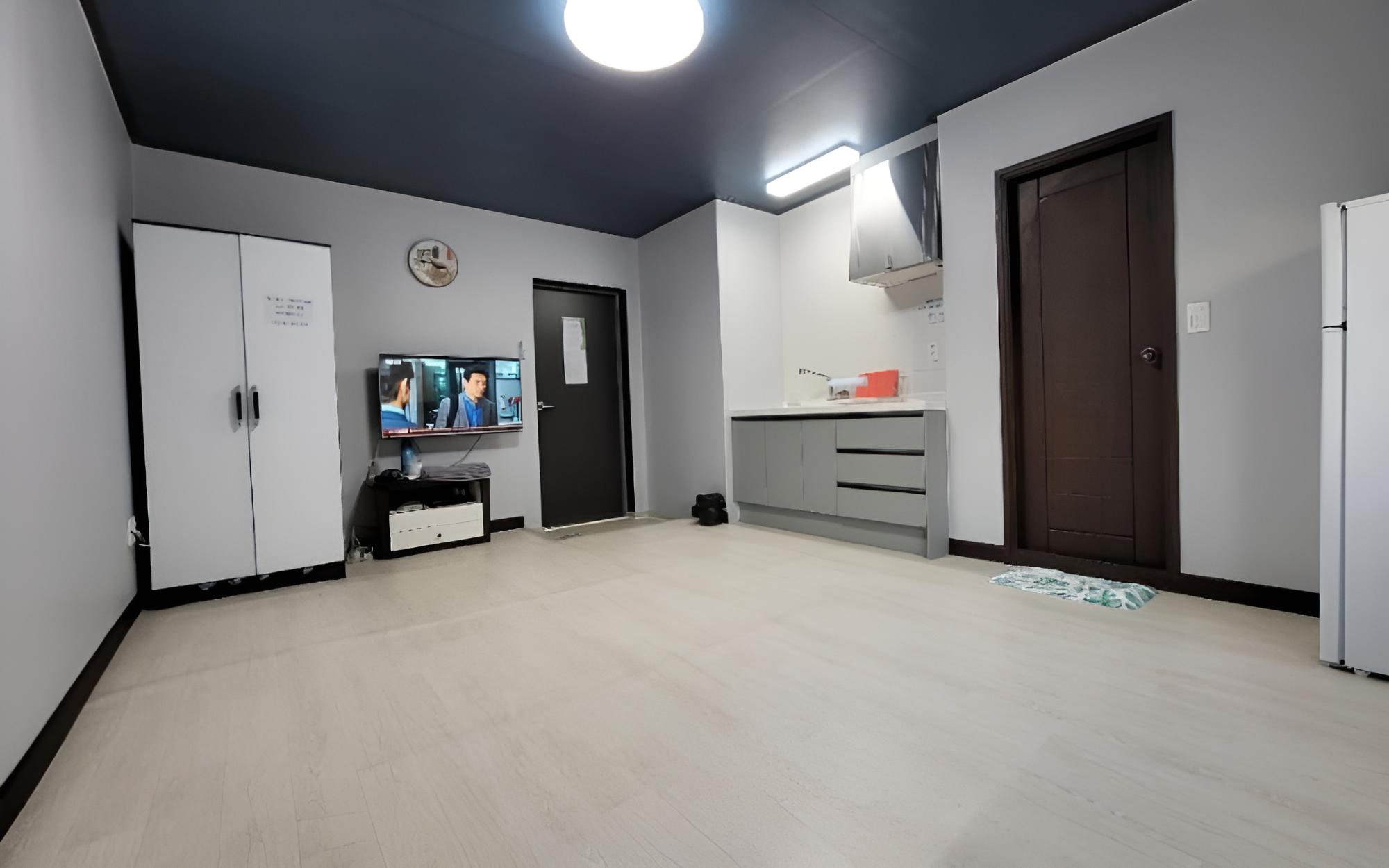 Room (Building A Room 103 (Ondol Room) Pet ) photo 2