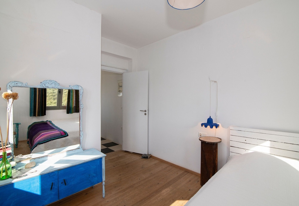 Family Apartment, 1 Double Bed With Sofa Bed, Garden Area (Living Apartment Heraklion) photo 1