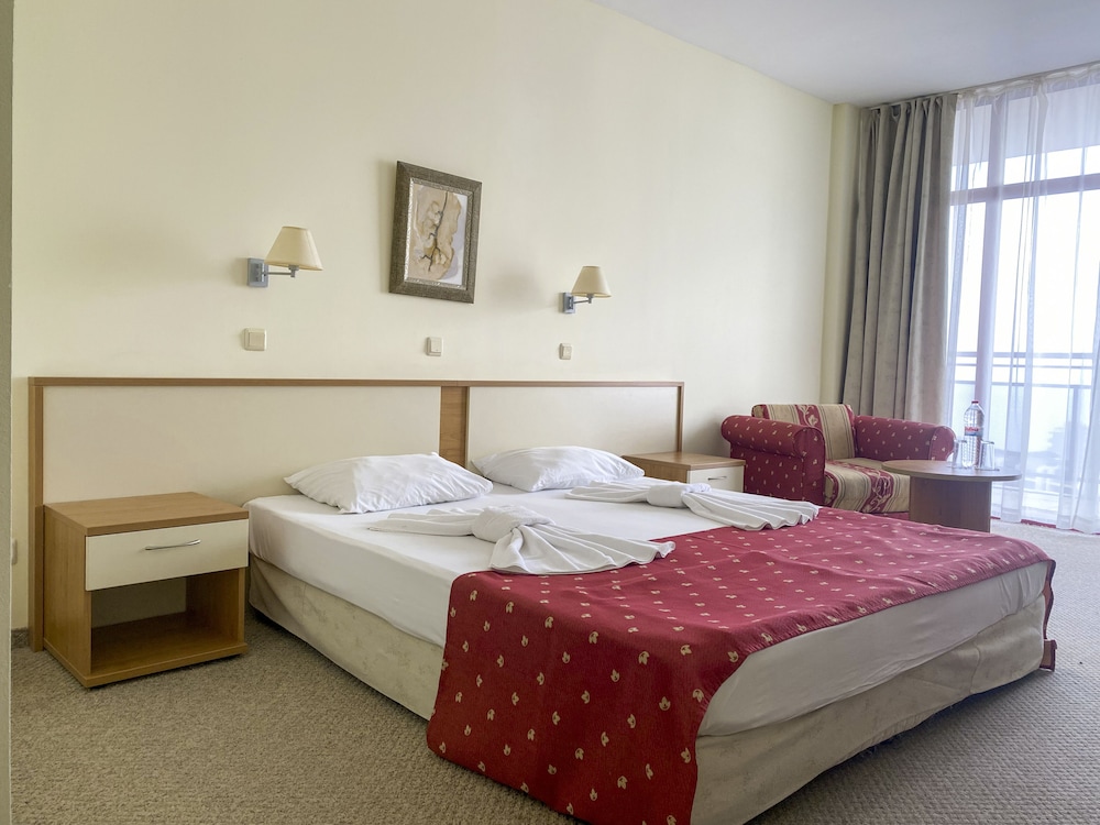 Standard Double Room, Balcony, Sea View - Photo 1