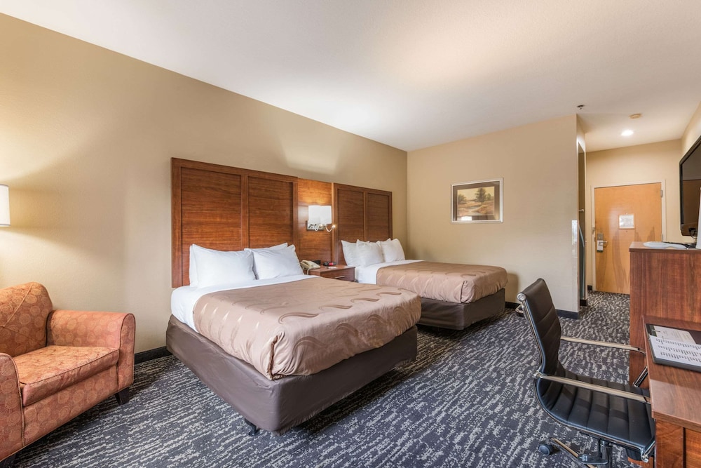 Room, 2 Double Beds, Accessible, Non Smoking - Photo 8