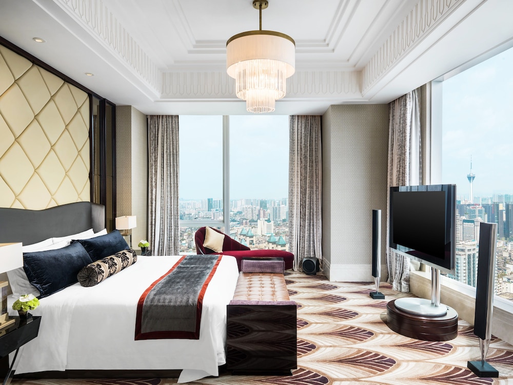 Two Bedroom Presidential Suite with Pool Access (Non Smoking)