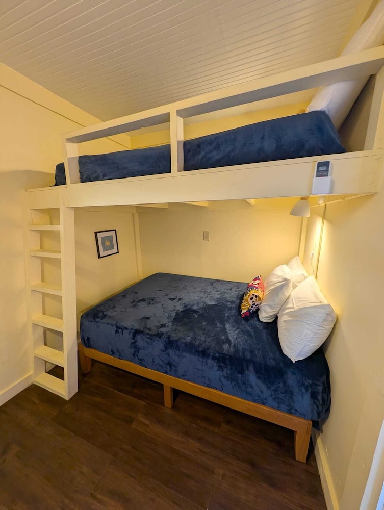 Basic Double Room photo 3