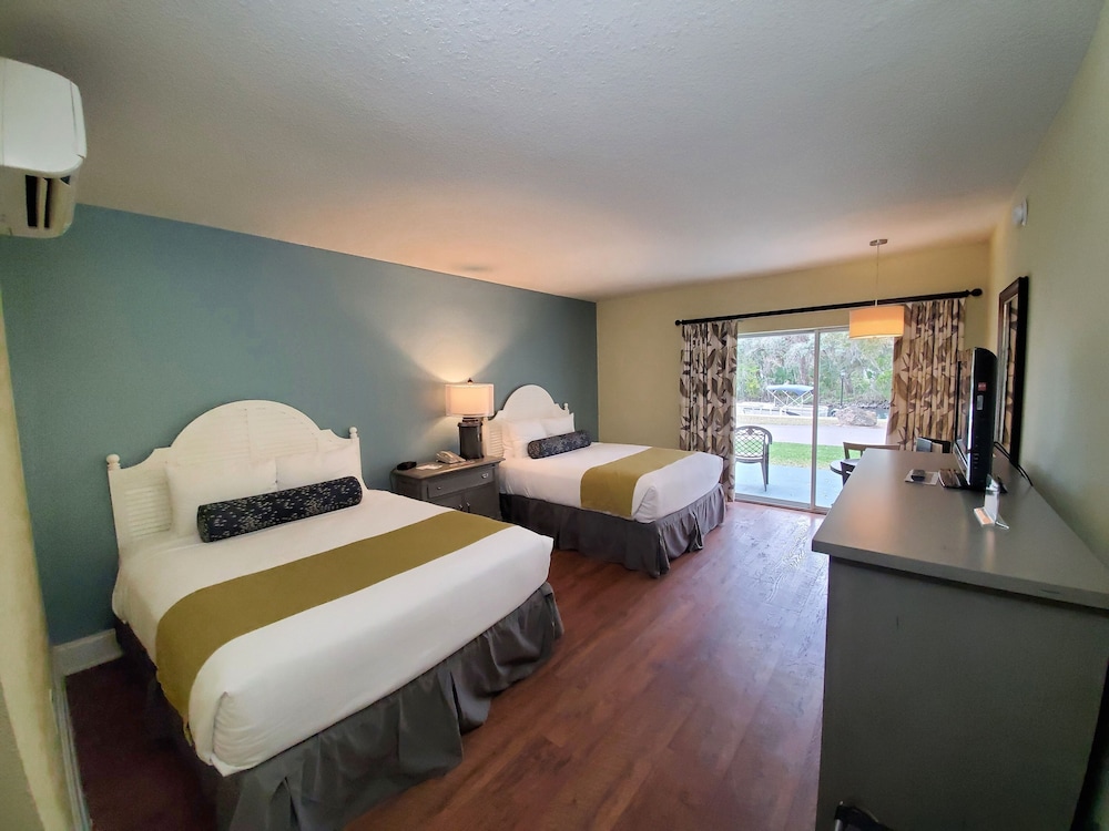 Room, 2 Queen Beds, Non Smoking, Ground Floor (Waterfront)
