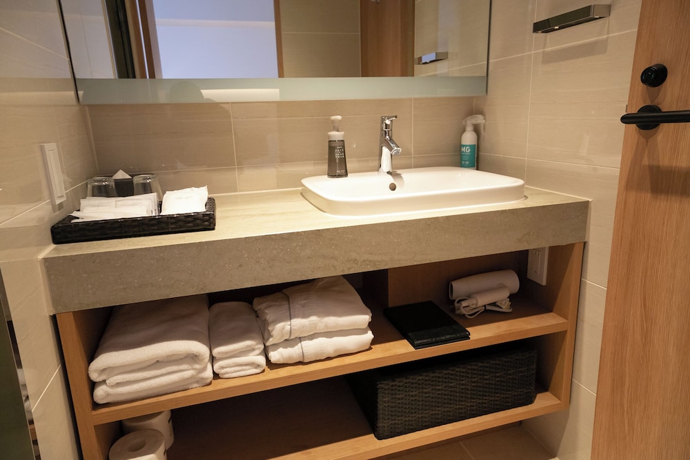 Hollywood Twin Room, Non Smoking (Up to 2 pax for above 6 years old) - Photo 3