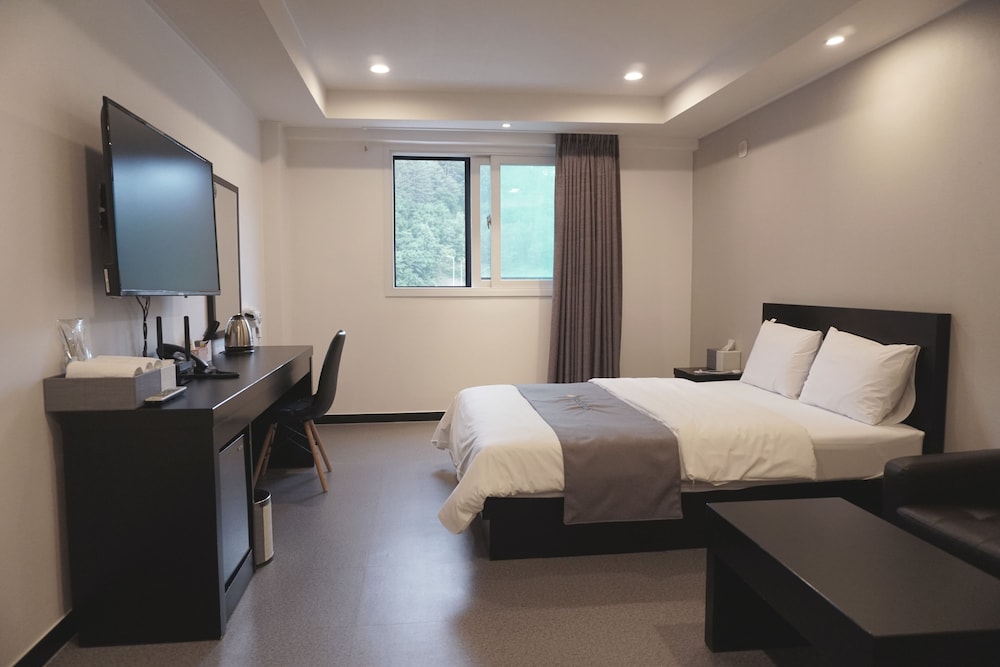 Standard Double Room photo 3