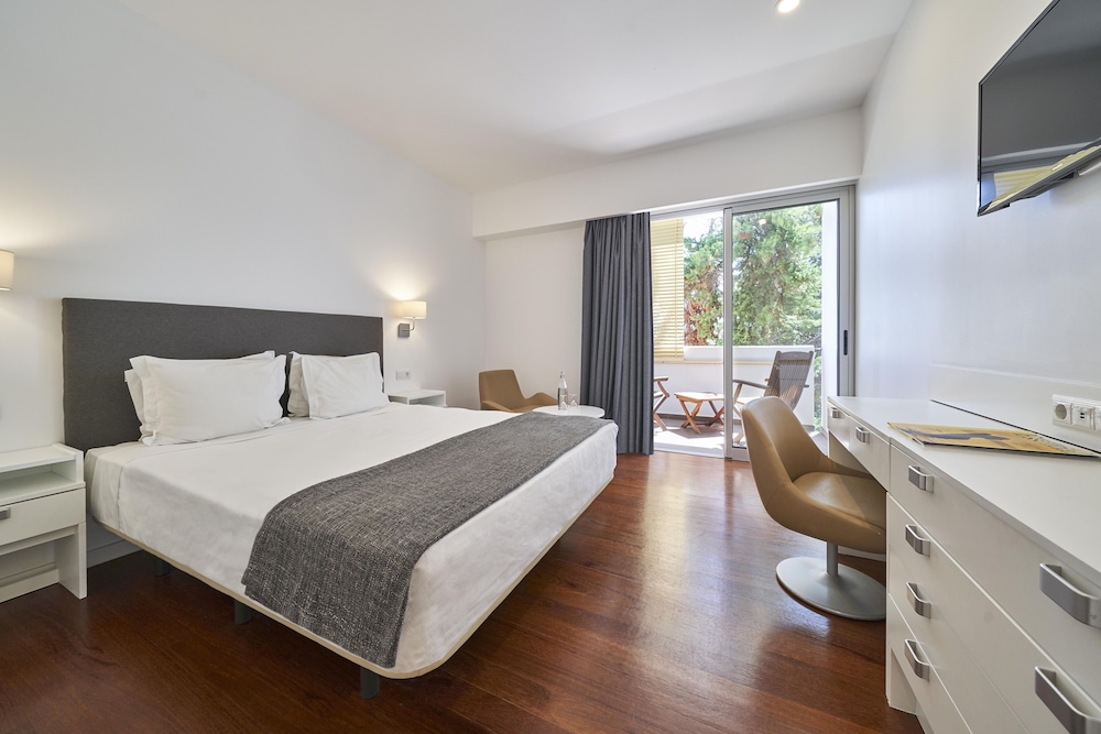 Superior Twin Room, Garden View