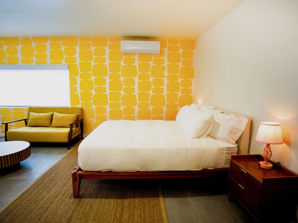 Standard Room, 1 Queen Bed with Sofa bed, Kitchenette photo 1