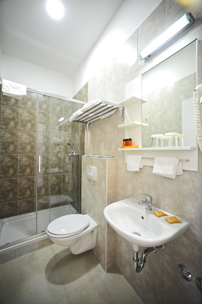 Deluxe Double or Twin Room, Multiple Beds, Non Smoking photo 1