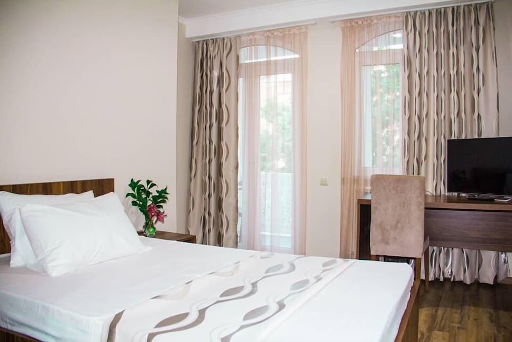 Deluxe Double Room, Balcony photo 1