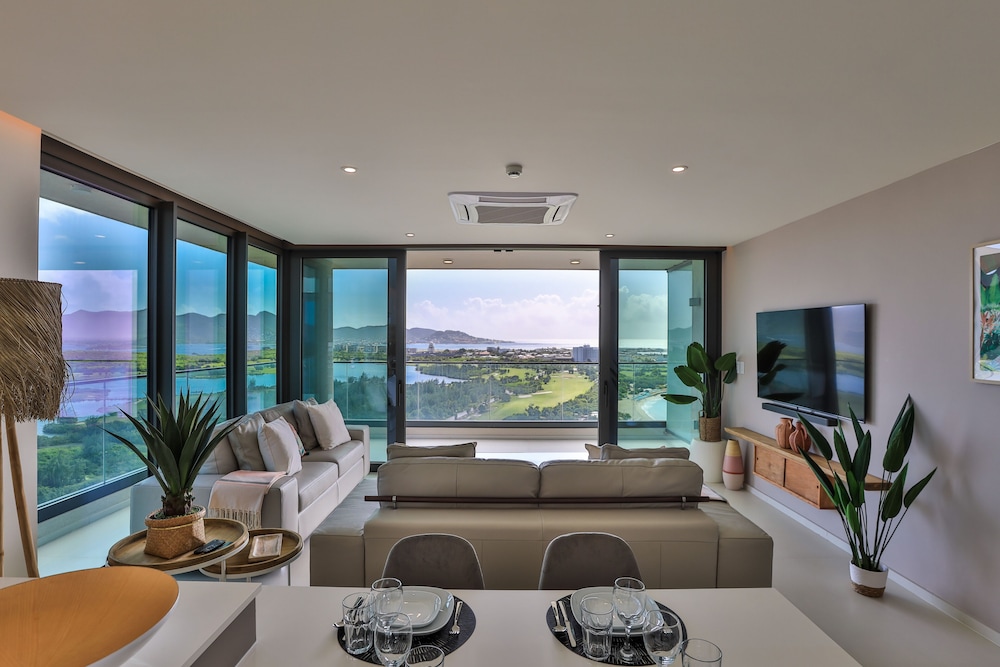 Luxury Apartment, 2 Bedrooms, Balcony, Beach View