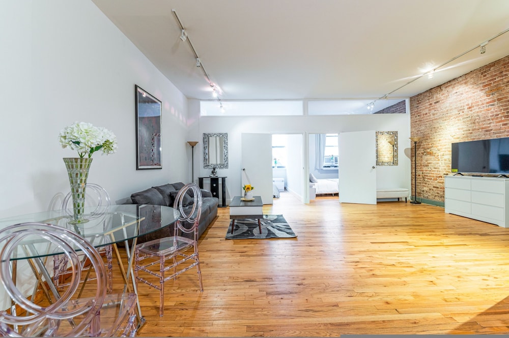 Apartment photo 2