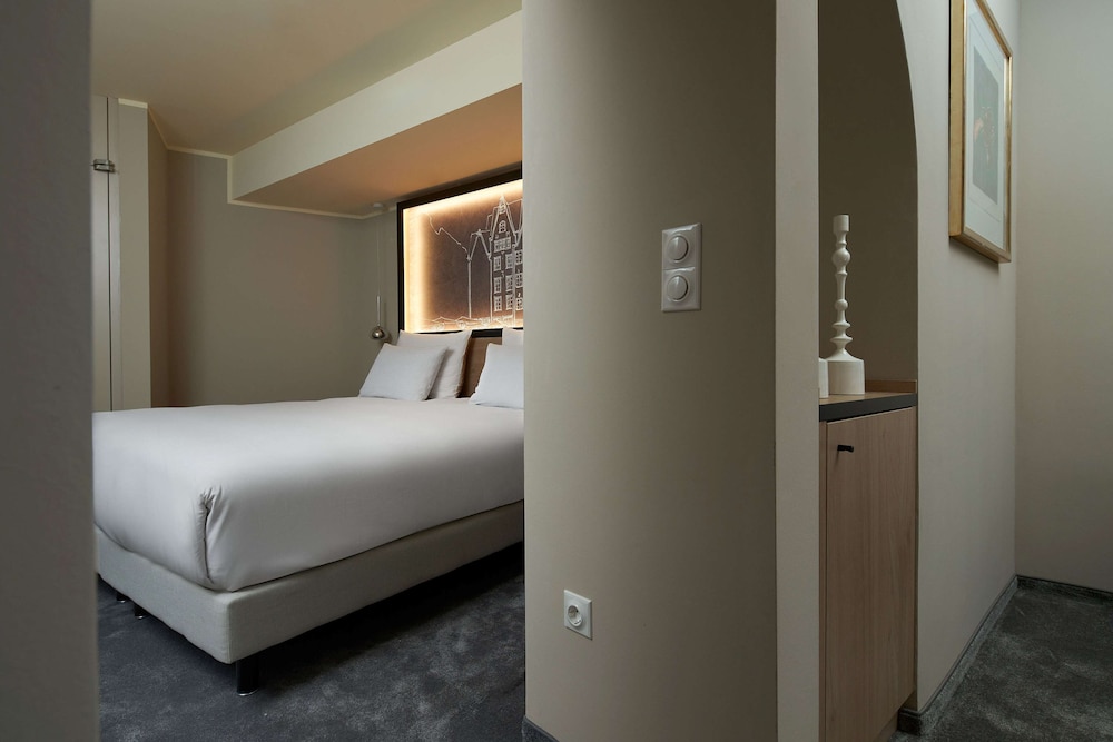 Junior Duplex, 1 King Bed, Tower