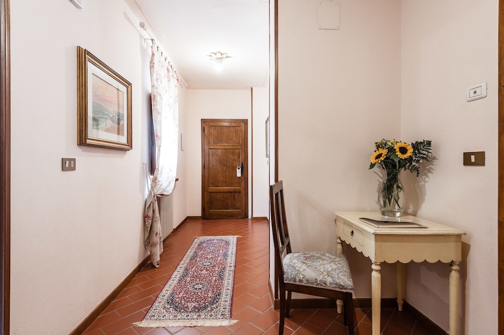Suite, 2 Bedrooms photo 3