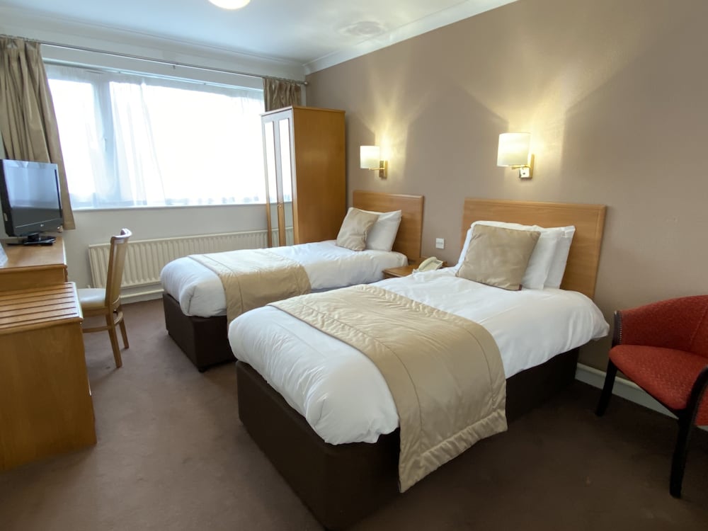 Standard Twin Room, 2 Twin Beds - Photo 2