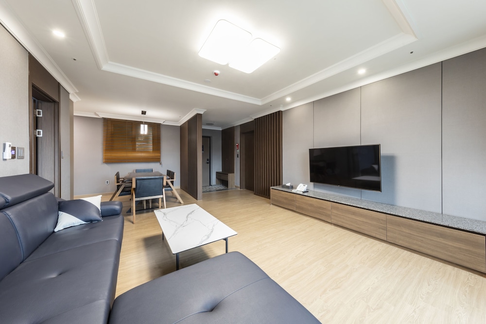 Royal Suite - Photo 1
