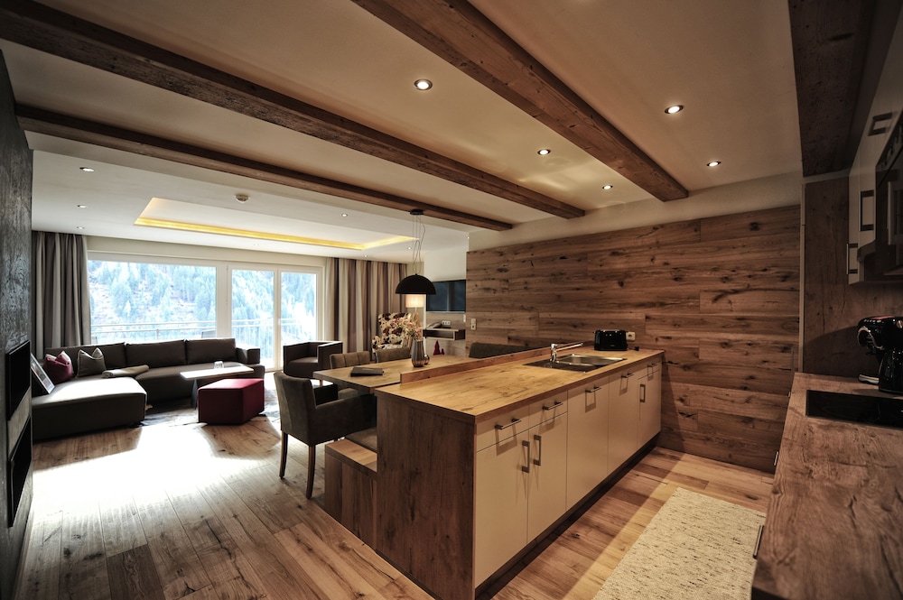 Dachgeschoss Suite photo 2